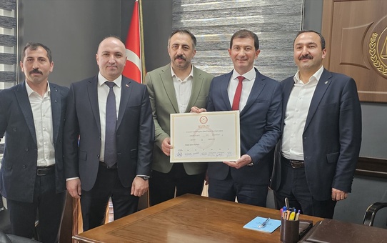 Emrah Yılmaz, Ardanuç Belediye Başkanı olarak göreve başladı