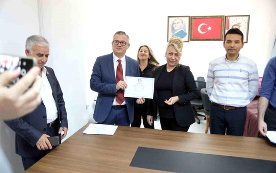 Gördes Belediye Başkanı İbrahim Büke görevi devraldı