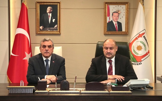 Yeniden Refah Partisi'nden Şanlıurfa Büyükşehir Belediye Başkanlığına seçilen Mehmet Kasım Gülpınar göreve başladı