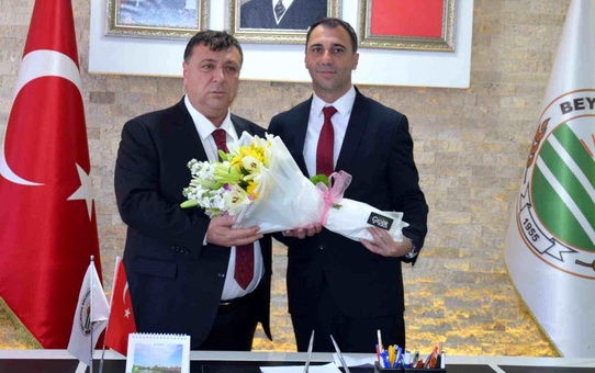 Eskişehir'de Beylikova Belediye Başkanı ve Meclis Üyeleri Mazbatalarını Aldı