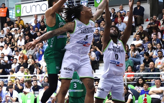 Bursaspor İnfo Yatırım, Yukatel Merkezefendi Belediyesi'ni 87-82 yendi