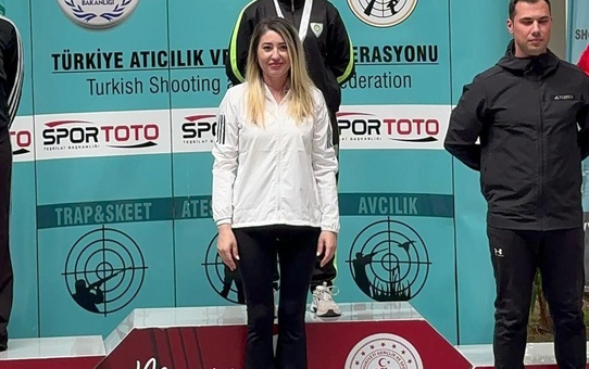 Manisa İl Gençlik Spor Kulübü, Ateşli Silahlar Türkiye Şampiyonası'nda üç Türkiye şampiyonluğu kazandı