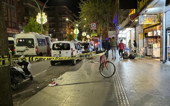 Diyarbakır'da iki grup arasında çıkan bıçaklı kavgada 2 kişi yaralandı