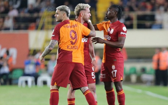 Aslan ikinci yarıda açıldı! Galatasaray, Alanyaspor'u deplasmanda 4-0 yendi