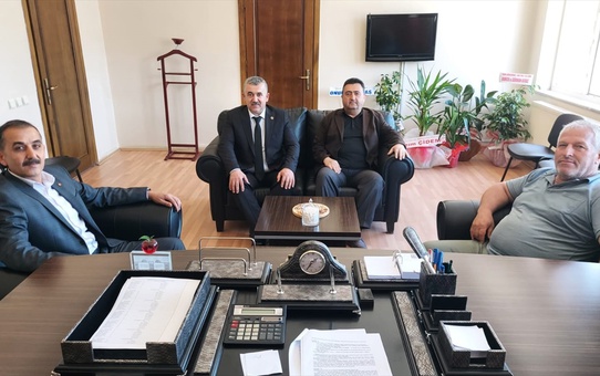 Gümüşhacıköy TSO Başkanı Ali Koca, Hamamözü Belediye Başkanı Cihan Demir'i ziyaret etti