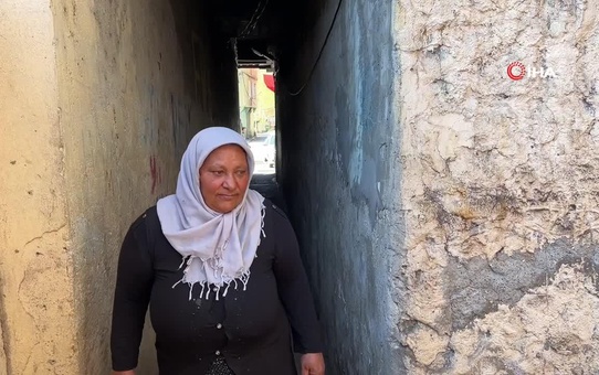 Teknolojiye rağmen demircilik mesleğini sürdüren Leyla usta ve eşi
