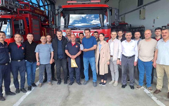 Samsun'un Vezirköprü ilçesinde emekli itfaiye personeline veda programı düzenlendi