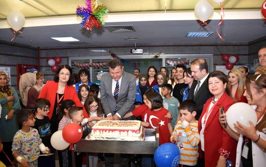Aydın Kadın Doğum ve Çocuk Hastanesi'nde 23 Nisan kutlaması