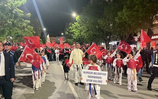 Burdur'da 23 Nisan kutlamaları kortej yürüyüşüyle başladı