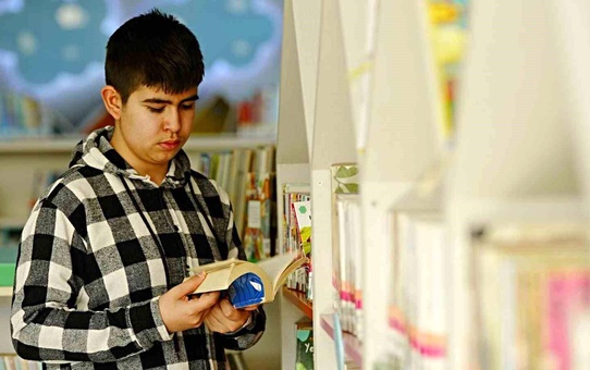 Gaziantep'te 12 yaşındaki çocuk, kütüphane sayesinde 400 kitap okudu