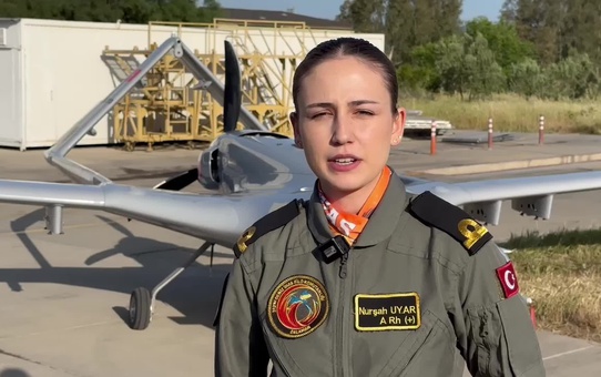 Deniz Kuvvetleri'nde Tek Kadın İHA Pilotu: 'Gurur ve Onur Duyuyorum'