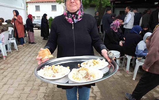 Burhaniye'de Geleneksel Çiftçi Hayırları Başladı