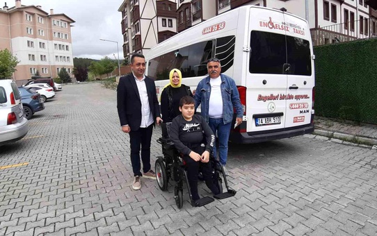Bolu Engelliler Derneği, Spina Bifida Hastası Çocuğa Akülü Araç Hediye Etti