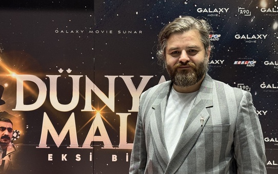 Berk Hakman, Erkan Köse ve Asena Tuğal'ın başrolünde olduğu 'Dünya Malı-Eksi Bir' yarın vizyona giriyor