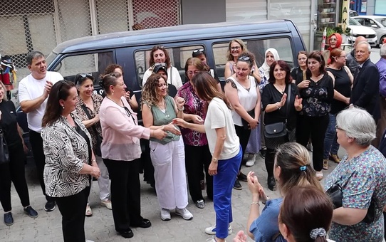 Karşıyaka Belediyesi Ali Rıza Bodur Eğitim Merkezi'nde Kadınlar Sergi Açtı