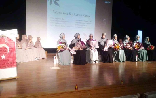Fatma Ana Hafızlık Kız Kur'an Kursu Mezunlarına Merasim Düzenlendi