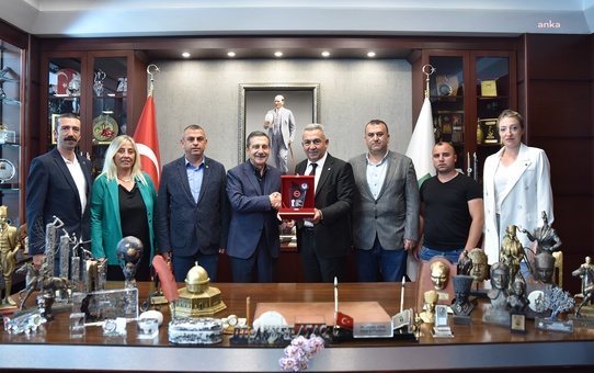 Tepebaşı Belediye Başkanı Ahmet Ataç, sendika temsilcileriyle bir araya geldi
