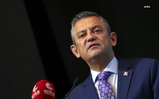 CHP Genel Başkanı Özgür Özel, Erdal Atabek için başsağlığı mesajı yayınladı