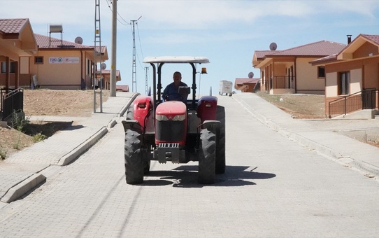 Adıyaman'da depremzede hak sahiplerine köy evleri teslim ediliyor