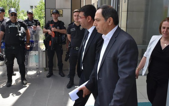 Cumhurbaşkanı Erdoğan'ın fotoğrafını indiren DEM Partili başkan ifade verdi