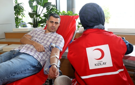 AA Çalışanları Kızılay Kan Bağışı Kampanyasına Destek Verdi