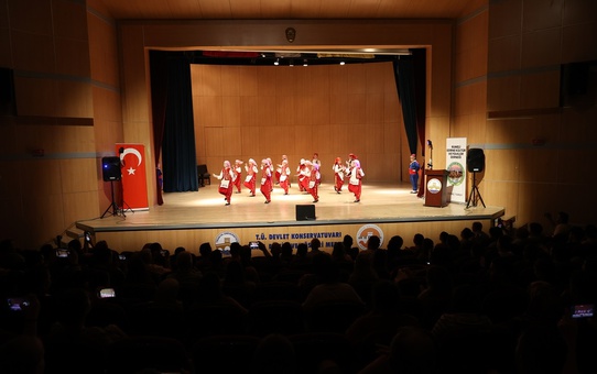 Rumeli Edirne Kültür ve Folklor Derneği'nden Halk Oyunları Programı