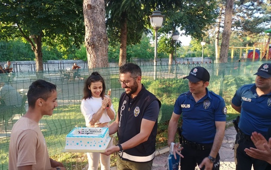 Kas Hastası Gence Doğum Günü Sürprizi