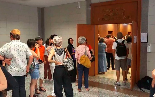 Mısır Çarşısı'nda yaşanan patlamaya ilişkin davada Pınar Selek'in yeniden yargılanmasına devam edildi