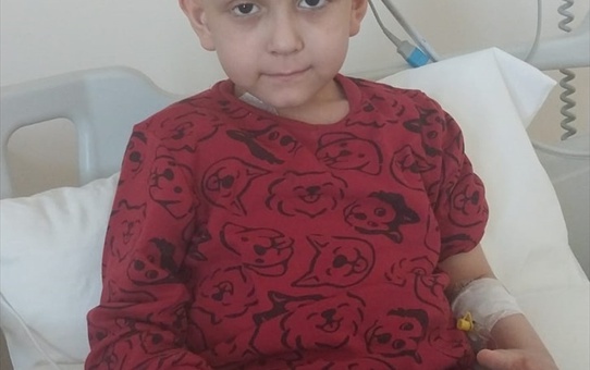 Lösemi hastası çocuğa ablasından ilik nakli