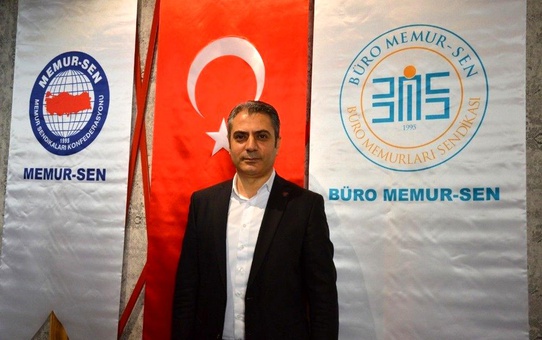 Memur Sen'e bağlı Büro Memur Sen Manisa Şube Başkanı Murat Özkan, hükümetin tasarruf tedbirleriyle kamu görevlilerini mağdur ettiğini söyledi