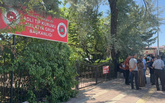 Malatya'da 3 kişinin cenazesi toprağa verildi