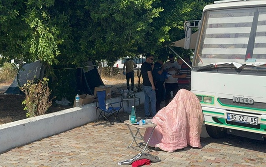 Antalya'da Çadırda Ölü Bulundu