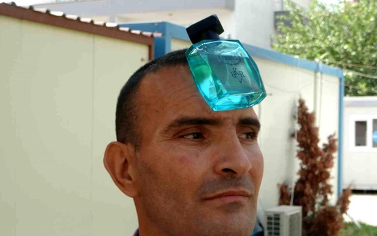 Malatya'da yaşayan adamın vücudu mıknatıs gibi