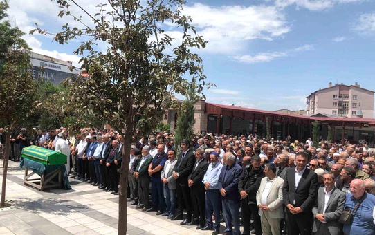 ERÇİMSAN Yönetim Kurulu Başkanı Lütfü Yücelik'in ağabeyi son yolculuğuna uğurlandı