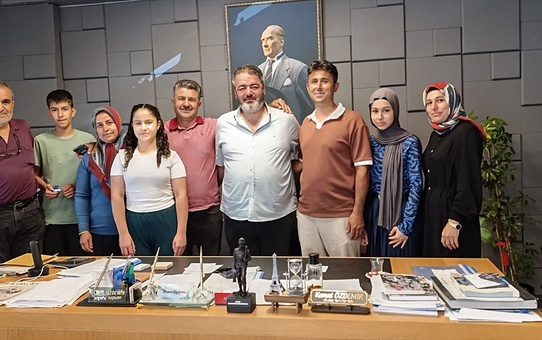 Adana Aladağ'da LGS'de dereceye giren öğrenciler ödüllendirildi