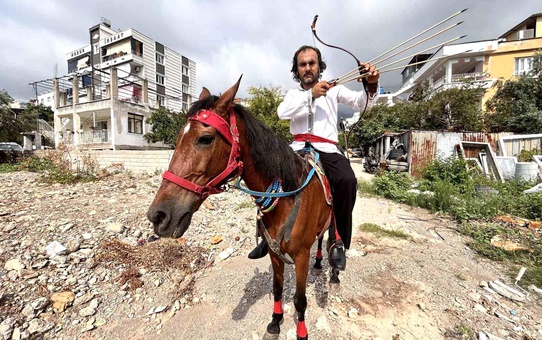 Hatay'da Eski Türk Filmi Karakteri Gibi Yaşayan Abdullah Cila