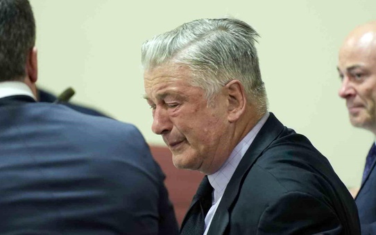 Alec Baldwin'in 'kasıtsız adam öldürme' davası düşürüldü