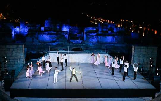 7. Uluslararası Efes Opera ve Bale Festivali Zorba balesiyle sona erdi