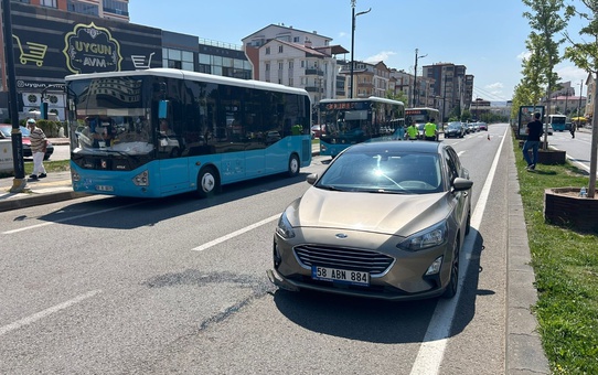 Sivas'ta Otomobilin Çarptığı Kadın Ağır Yaralandı