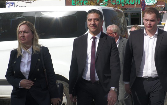 Eski Menderes Belediye Başkanı Mustafa Kayalar Yolsuzluk Davasından Beraat Etti