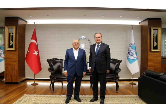 Kayseri Büyükşehir Belediye Başkanı Dr. Memduh Büyükkılıç, Melikgazi Kaymakamı Bülent Karacan'ı kabul etti