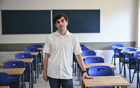 YKS'de Türkiye ikincisi olan öğrenci: İki yıllık planlı çalışmanın neticesini aldım