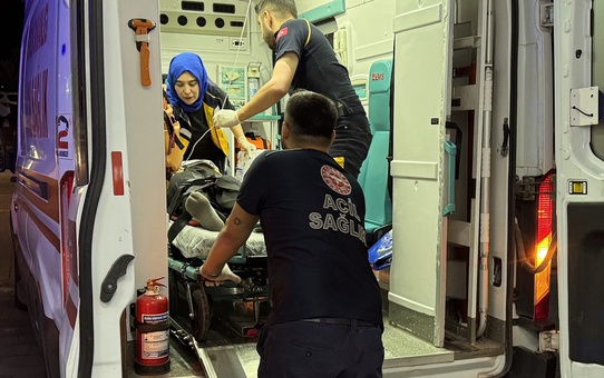 Aksaray'da Otomobil ile Tır Çarpışması: 3'ü Çocuk 6 Kişi Yaralandı