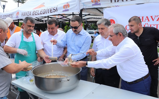 Havza'da Muharrem Ayı Dolayısıyla Aşure Dağıtıldı