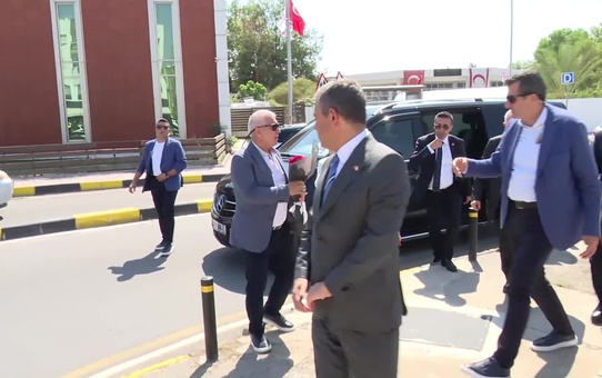 CHP Genel Başkanı Özgür Özel, KKTC'de Kıbrıs Barış Harekatı'nın 50. yıl dönümü dolayısıyla ziyaretlerde bulundu