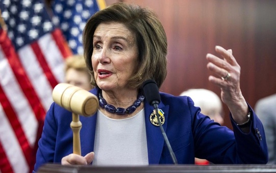 Nancy Pelosi, Kamala Harris'e Destek Verdi