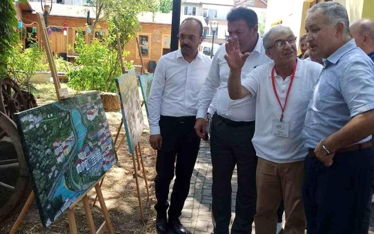 Zonguldak'ta Emekli Madenci Ressamın Sergisi Açıldı