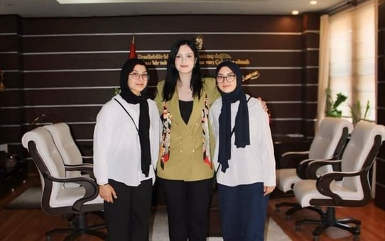 Hamamözü Kızılcaören Köyü Muhtarı ve Hafız Kızları Kaymakamı Ziyaret Etti