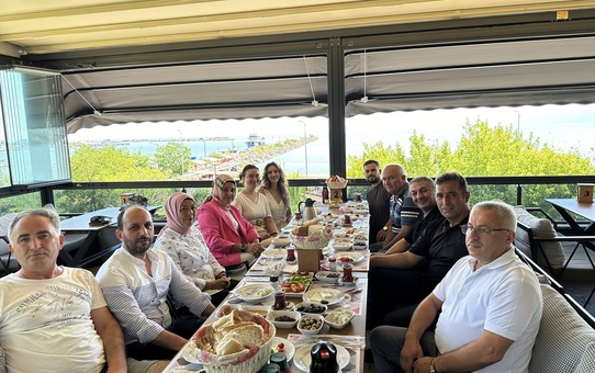 AK Parti Gerze İlçe Teşkilatı Basın Mensuplarıyla Kahvaltıda Buluştu