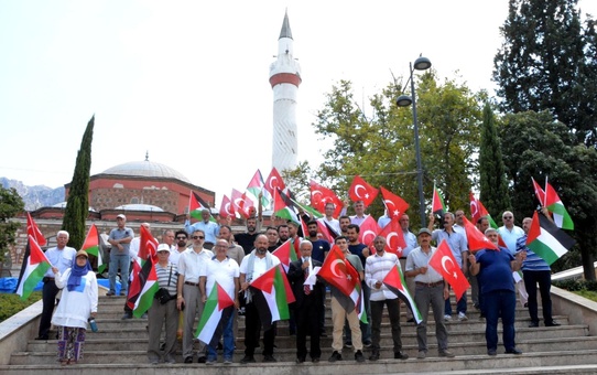 Manisa Milli İrade Platformu İsrail Başbakanı Netanyahu'ya ve alkış tutanlara tepki gösterdi